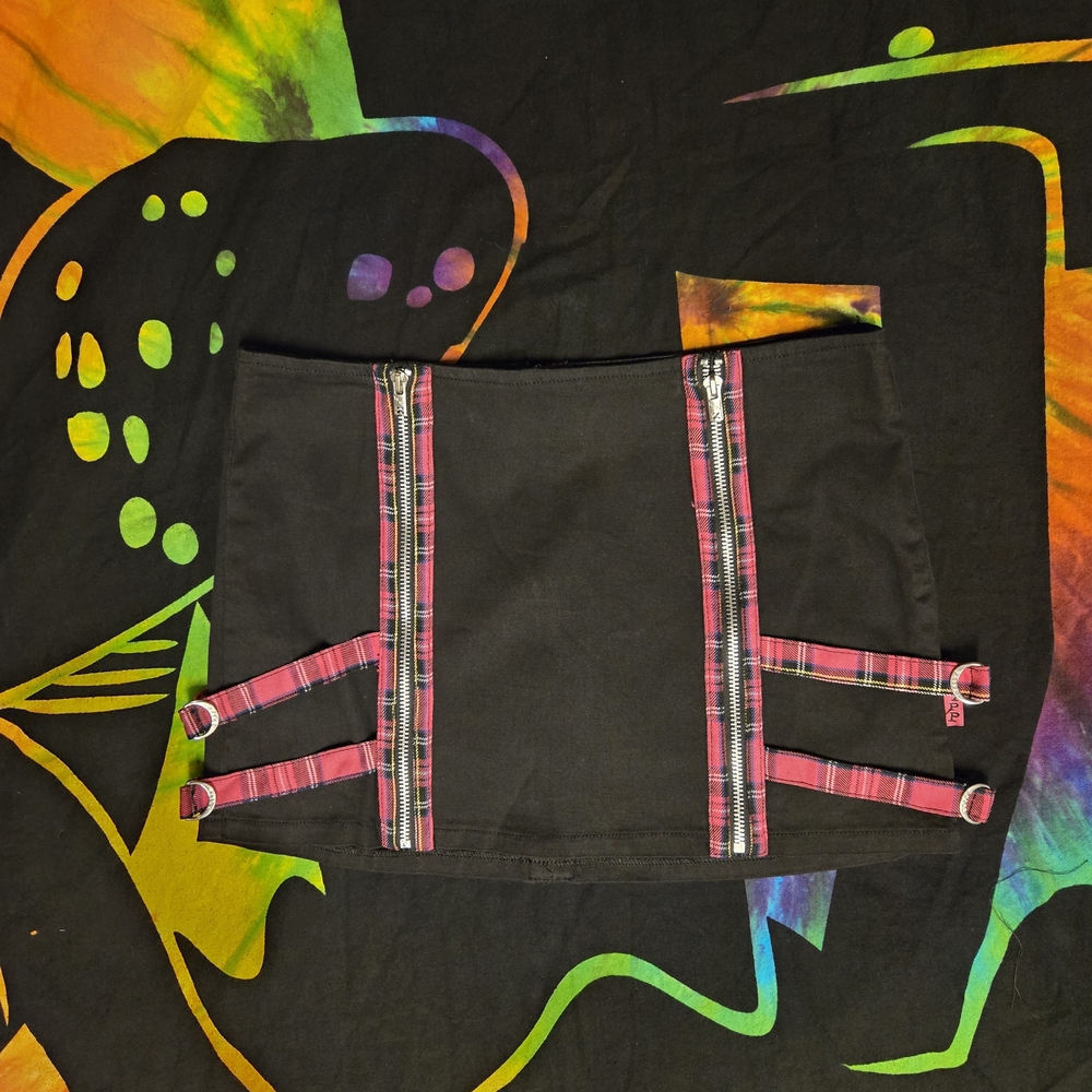 Tripp Nyc Black and Pink Skirt